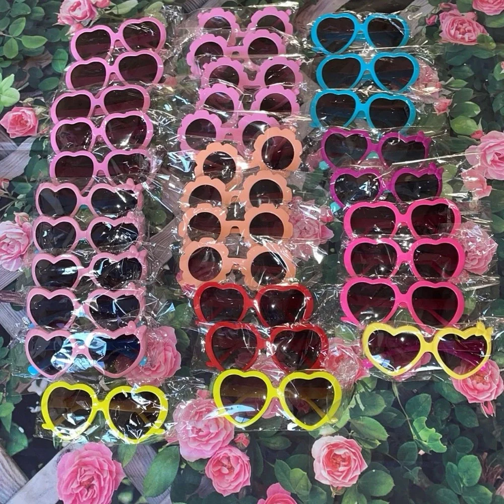 New! 2 x $6 Kids sunglasses adorable